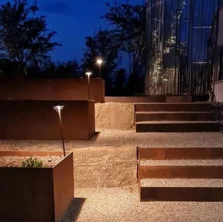 Treppen und Hochbeet